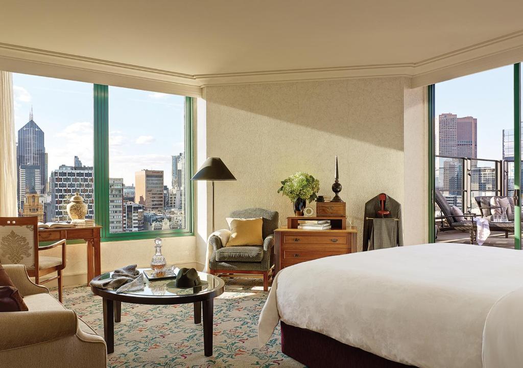 hotels with balcony in Melbourne Australia