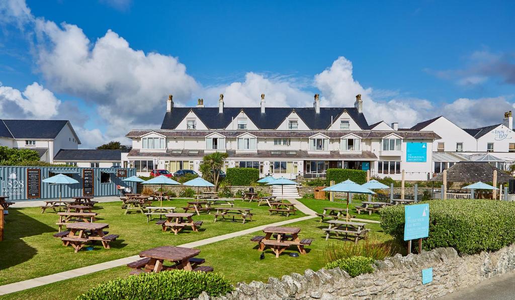 hotels with balcony in Anglesey