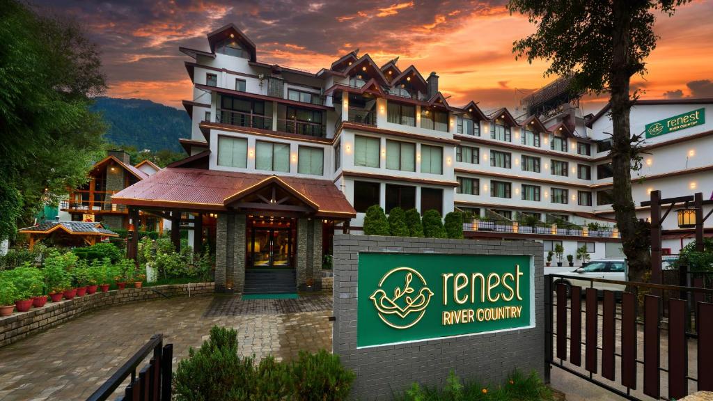 hotels with balcony in Manali