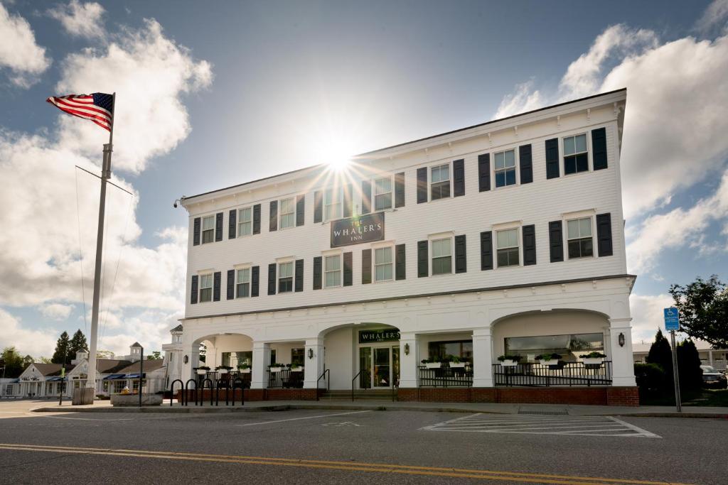 hotels with balcony in Connecticut