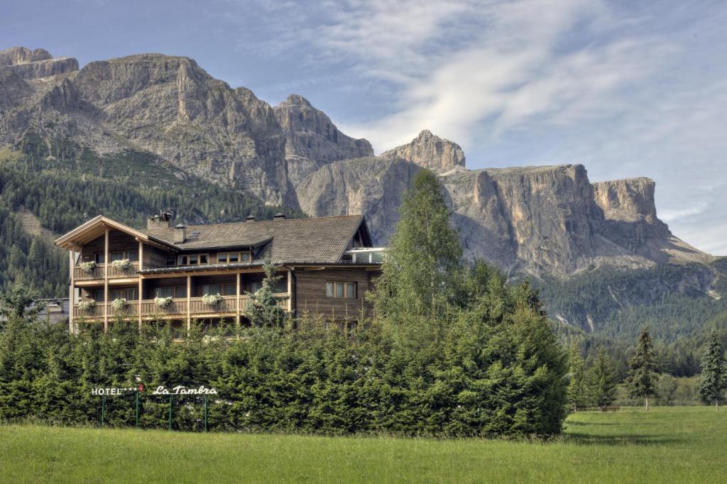 hotels with balcony in Corvara In Badia