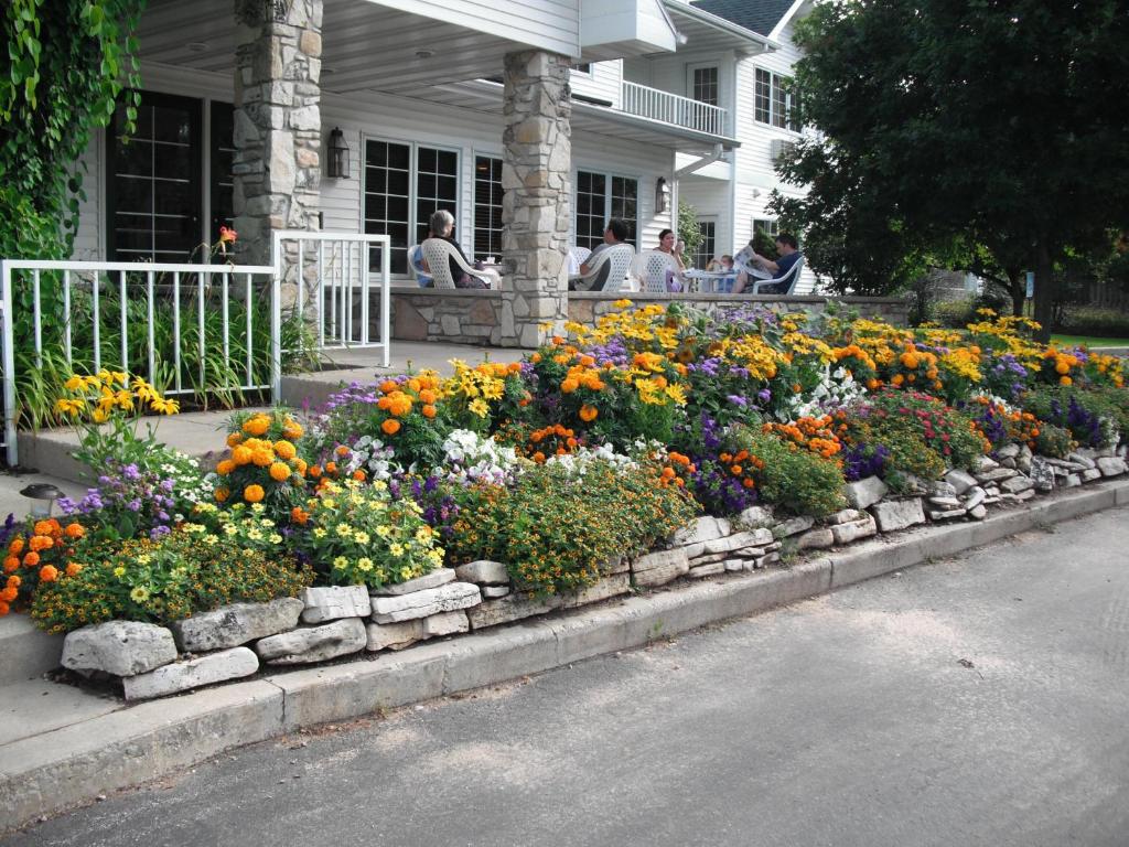 hotels with balcony in Wisconsin