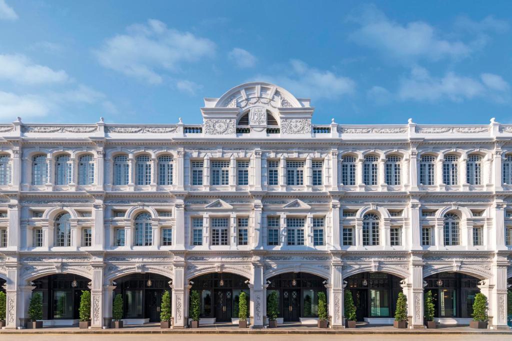 hotels with balcony in Singapore