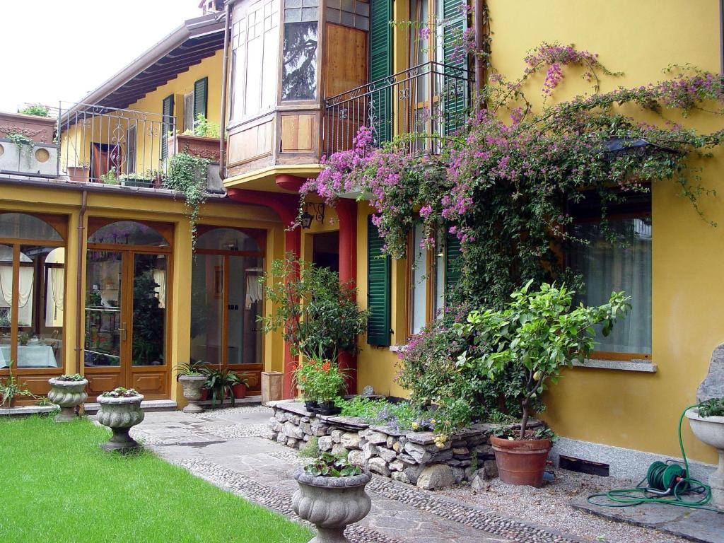 hotels with balcony in Bellagio