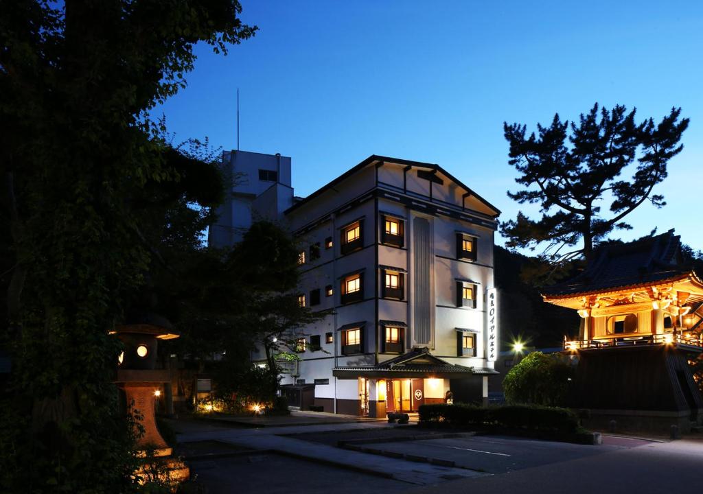 hotels with balcony in Kobe