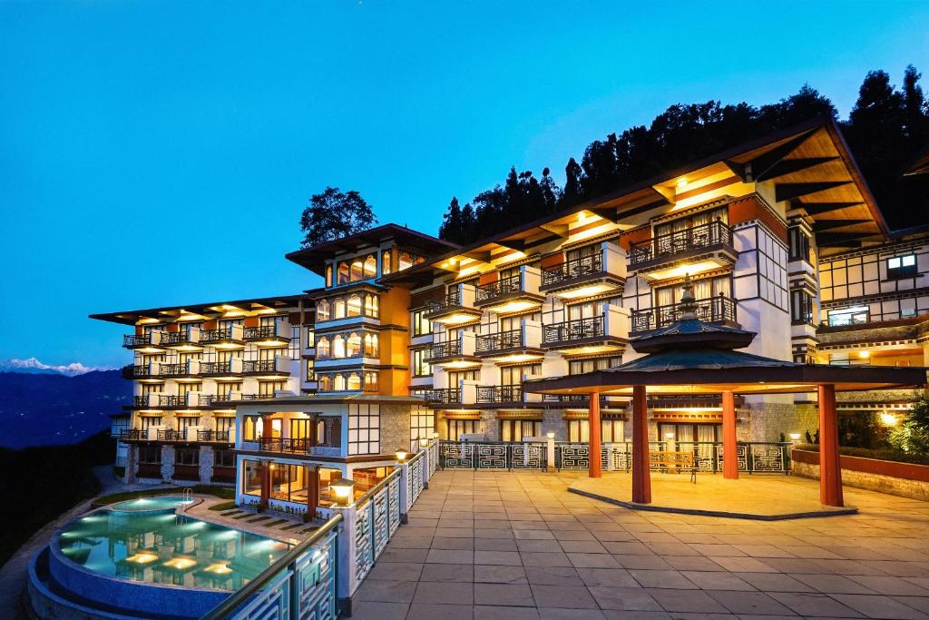 hotels with balcony in Gangtok Flower Exhibition Centre   Ridge Park