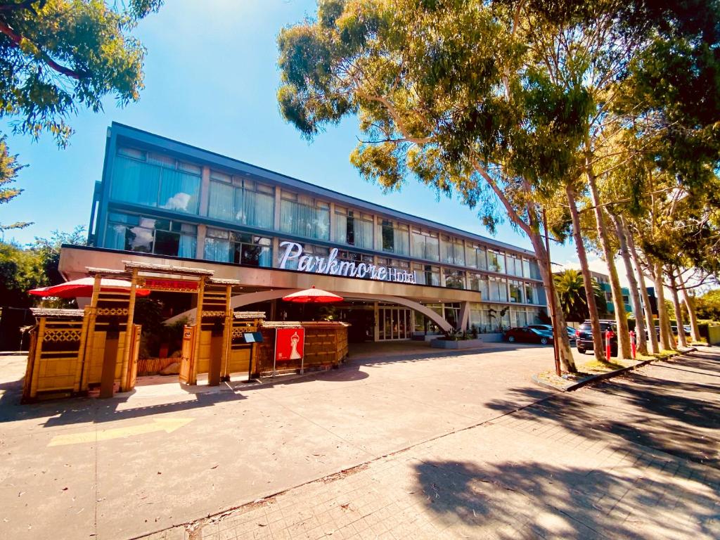 hotels with balcony in Melbourne Australia Footscray