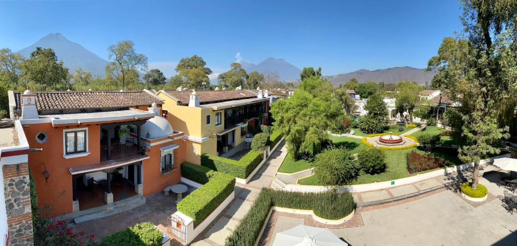 hotels with balcony in Antigua Guatemala