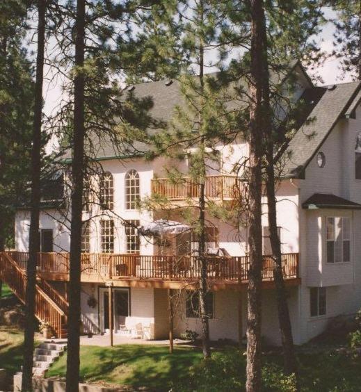 hotels with balcony in Idaho