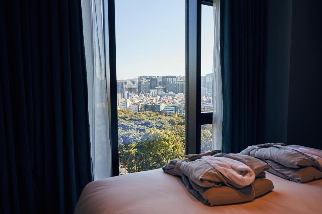 hotels with balcony in Seoul