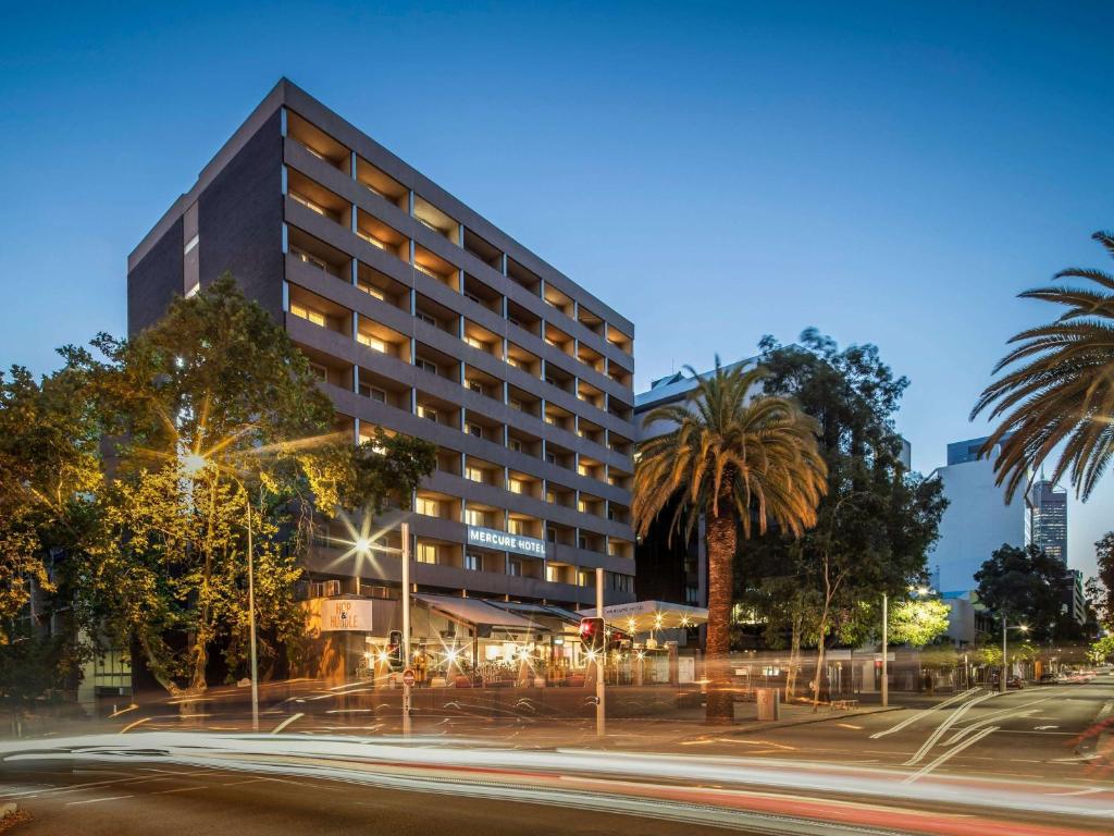 hotels with balcony in Perth Australia East Perth