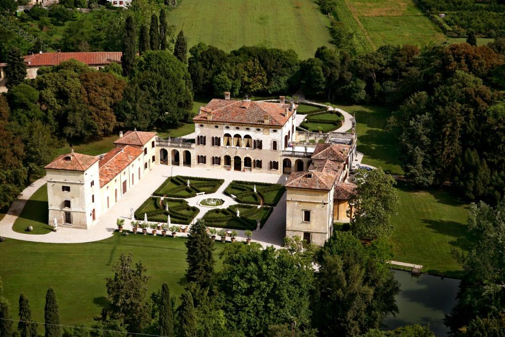 hotels with balcony in Valpolicella