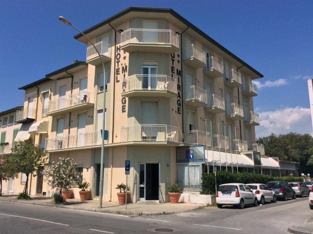 hotels with balcony in Marina Di Pietrasanta