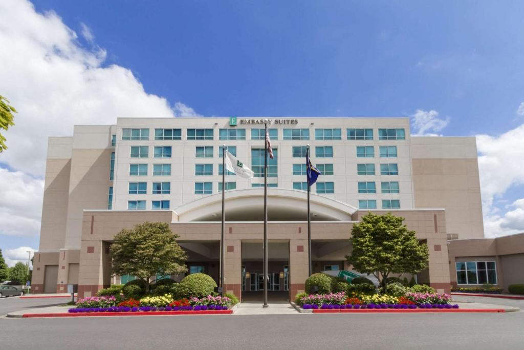 hotels with balcony in Portland