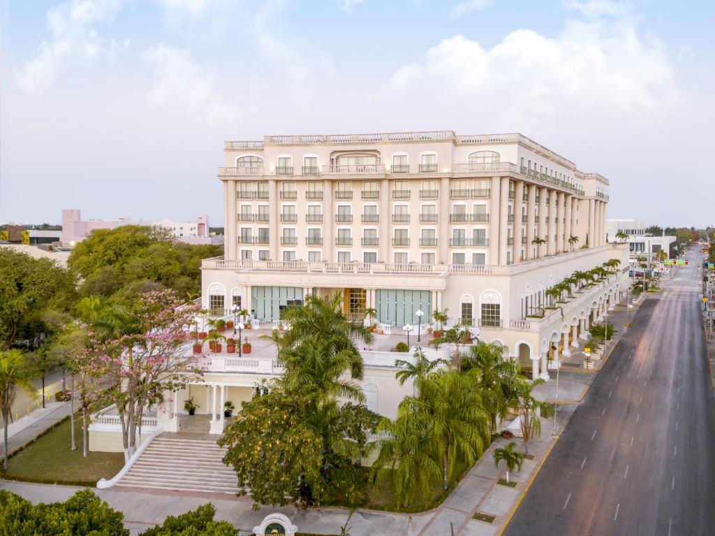 hotels with balcony in Merida