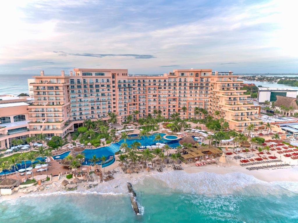 hotels with balcony in Cancun