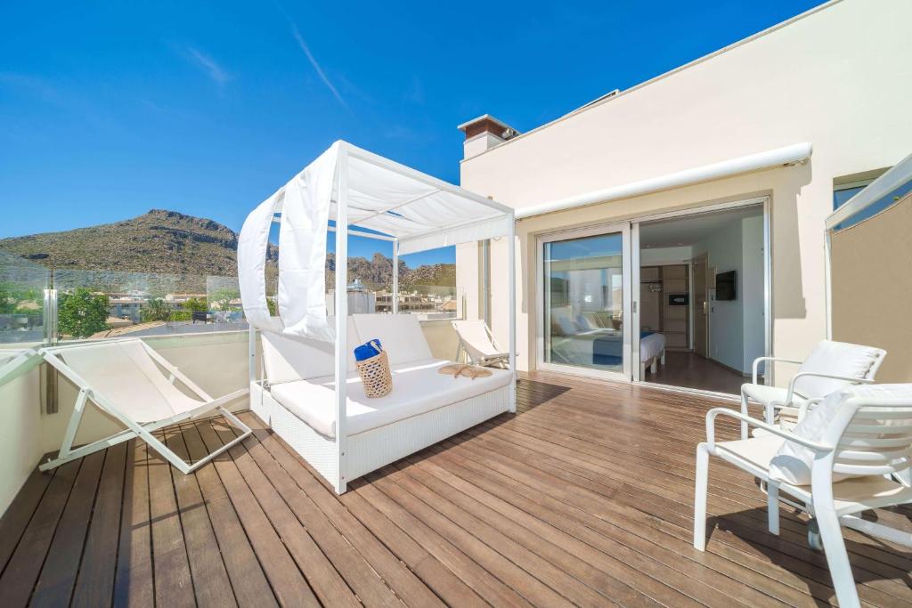 hotels with balcony in Port De Pollenca