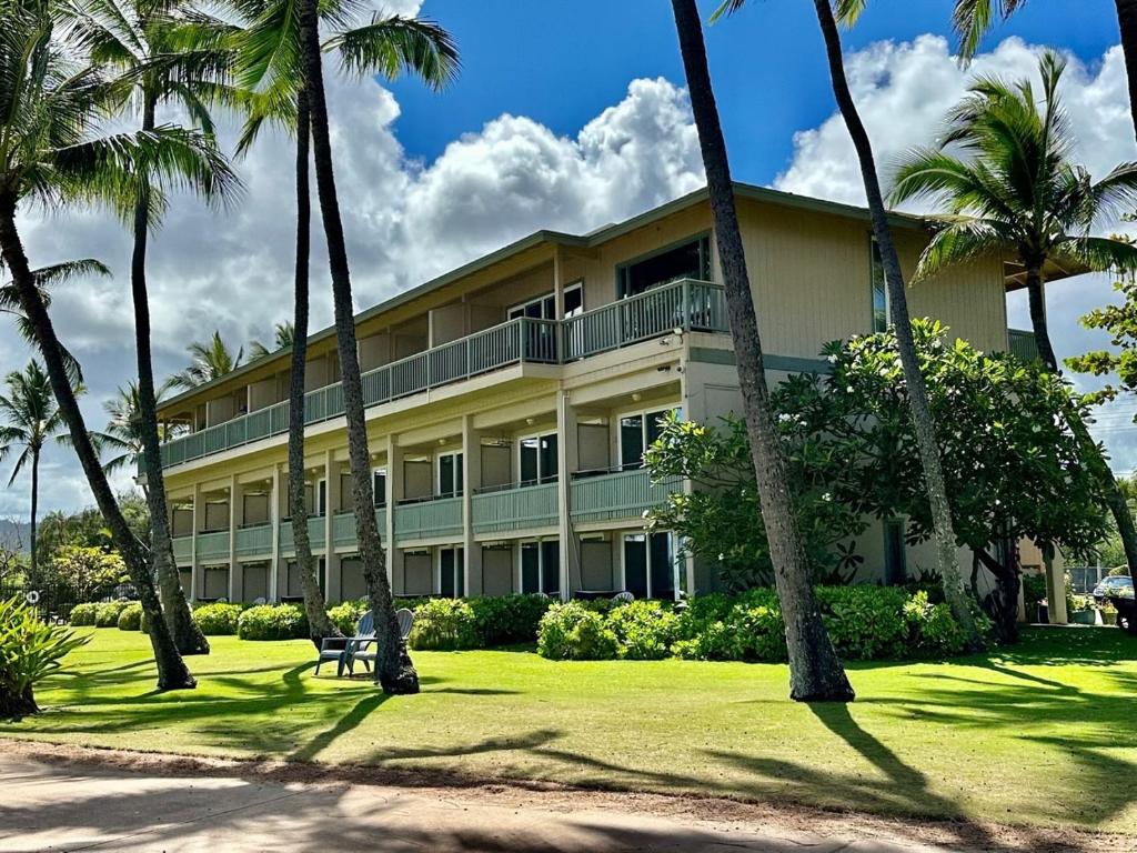 hotels with balcony in Kapaa