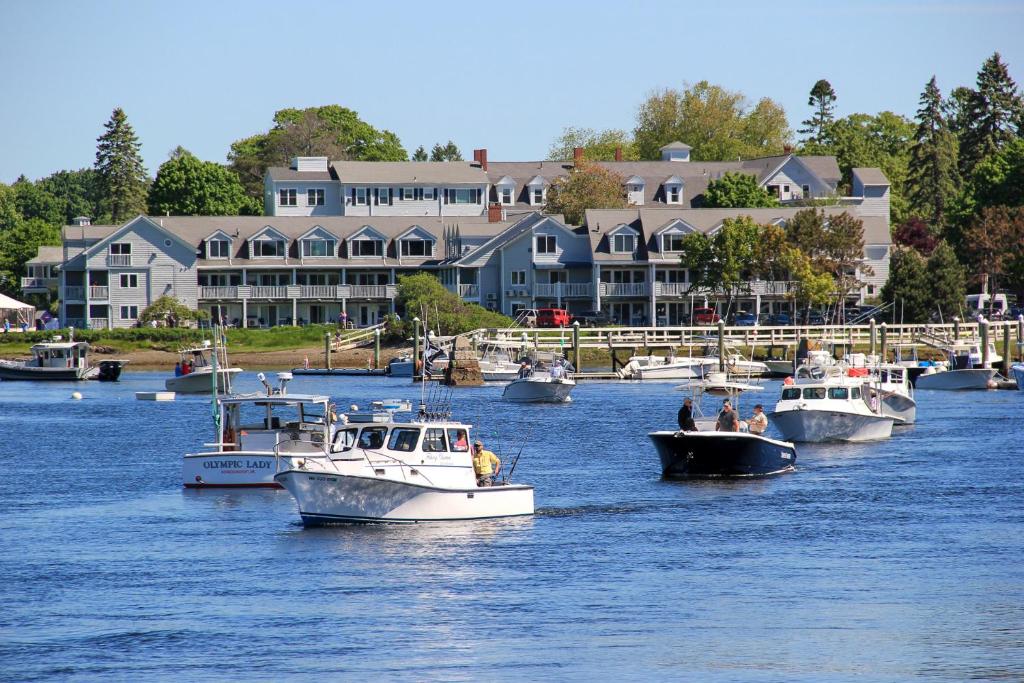 hotels with balcony in Kennebunkport