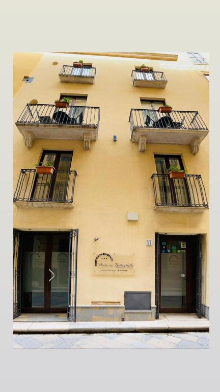 hotels with balcony in Trapani