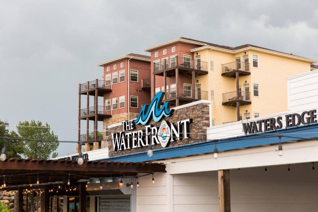 hotels with balcony in Iowa