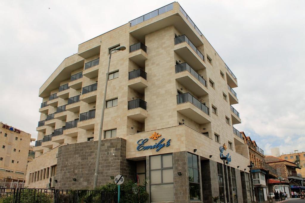 hotels with balcony in Tiberias