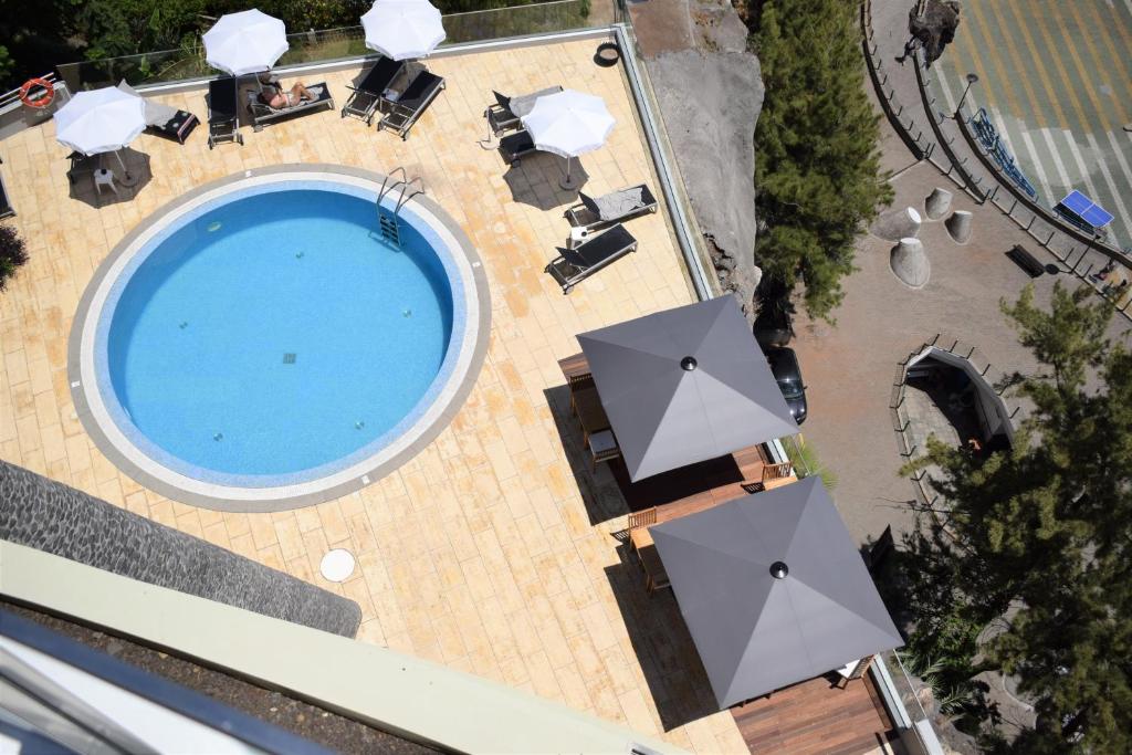 hotels with balcony in Funchal