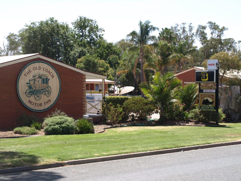 hotels with balcony in Echuca