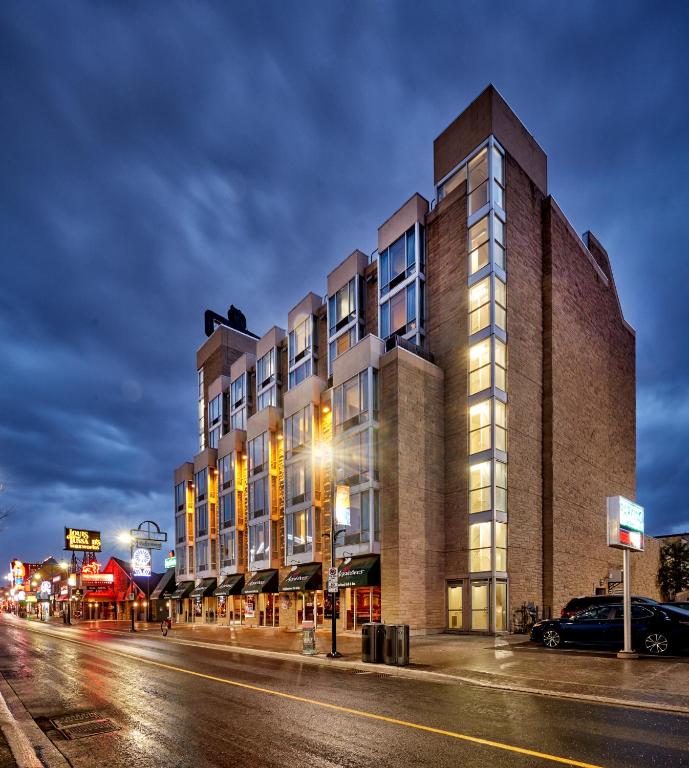 hotels with balcony in Niagara Falls