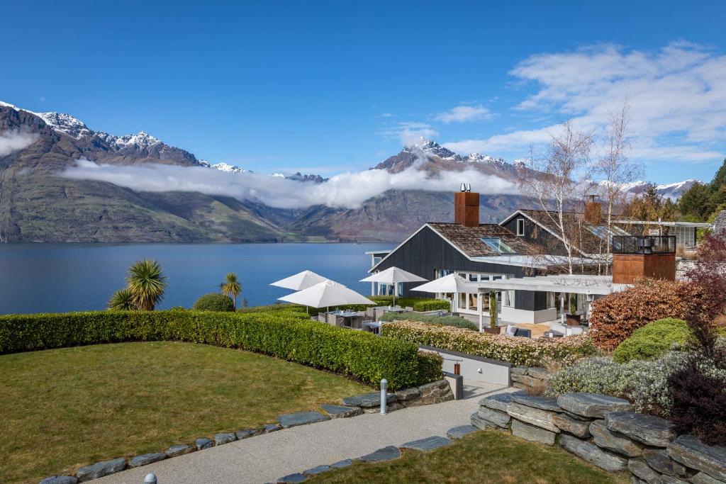 hotels with balcony in Queenstown New Zealand