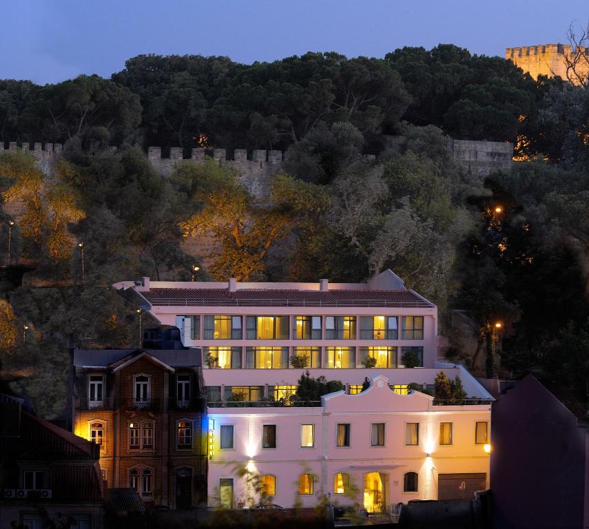 hotels with balcony in Lisbon