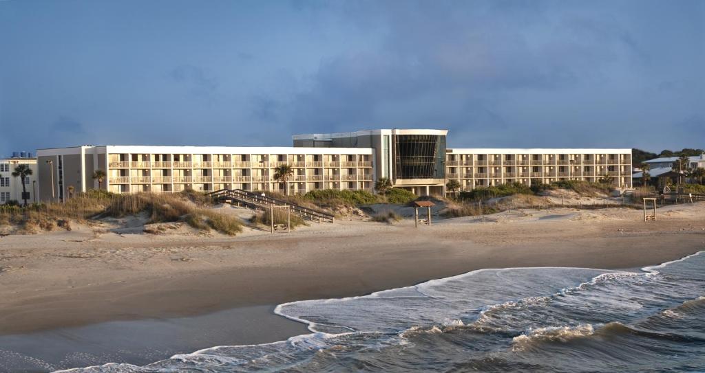 hotels with balcony in Tybee Island