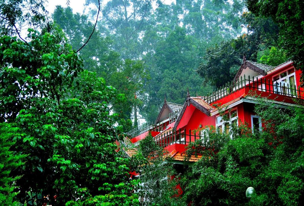 hotels with balcony in Munnar