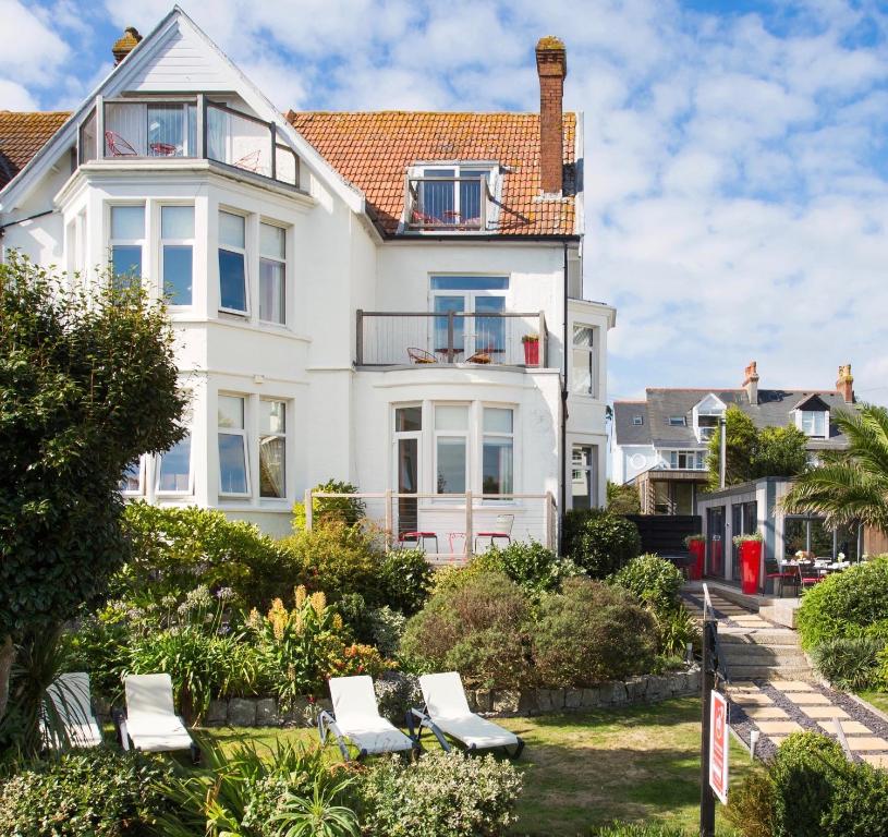 hotels with balcony in Falmouth United Kingdom