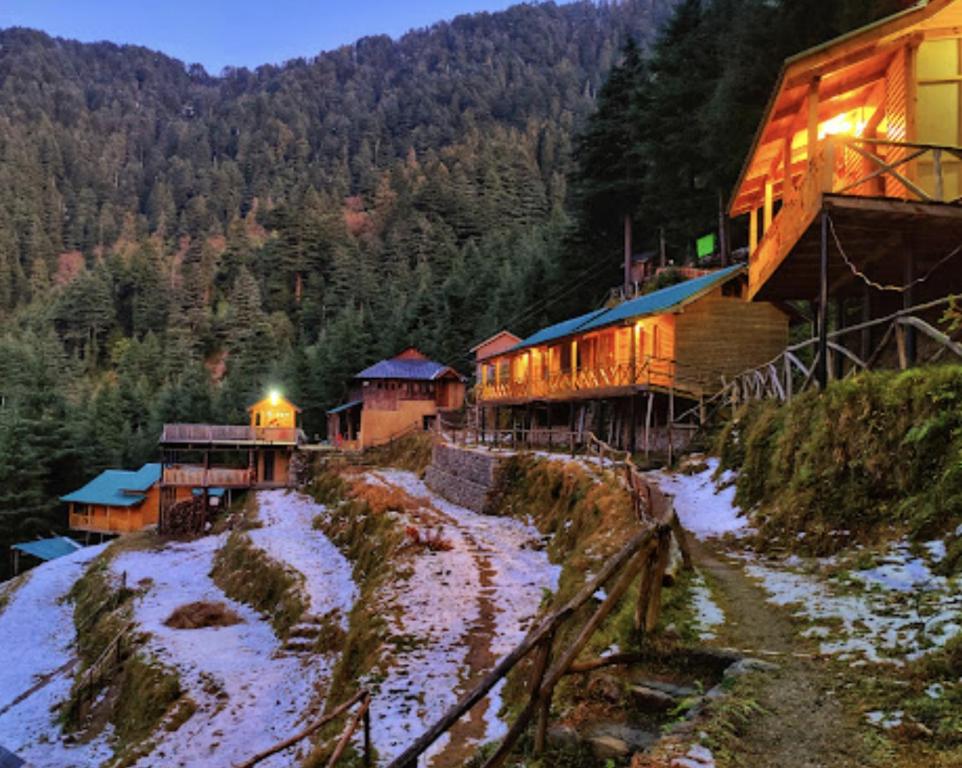 hotels with balcony in Dalhousie