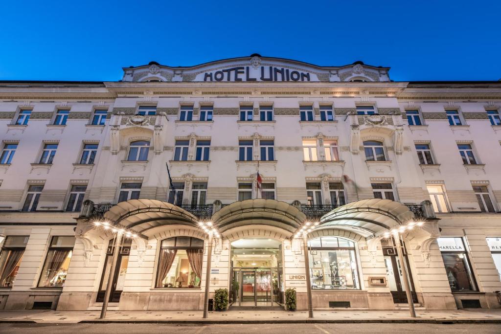 hotels with balcony in Ljubljana