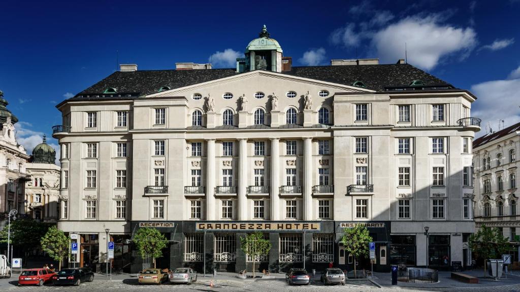 hotels with balcony in Brno