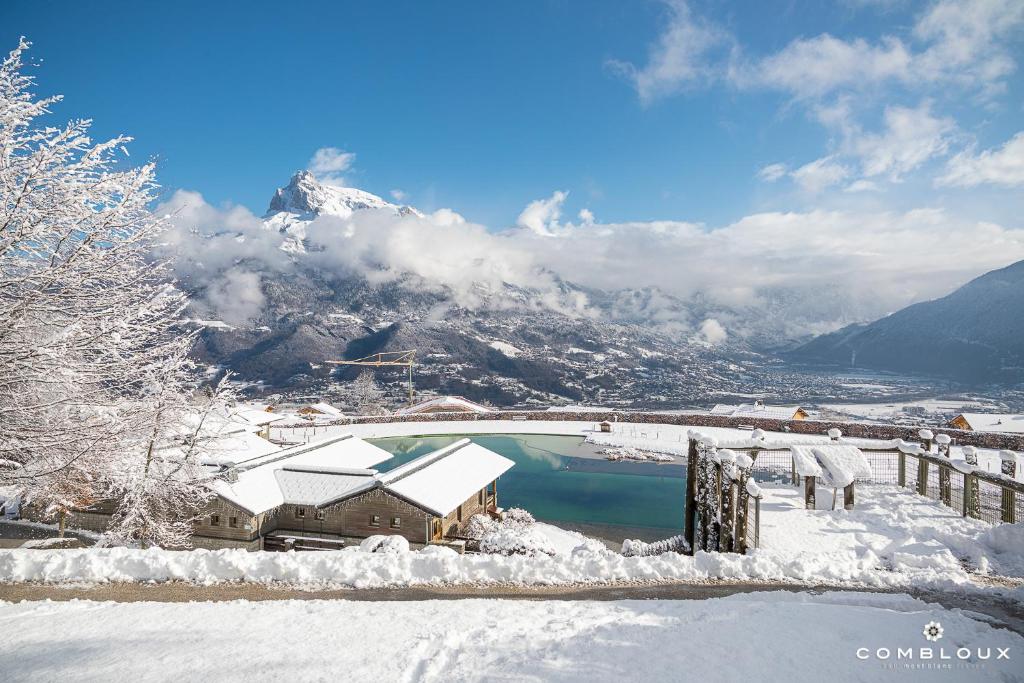 hotels with balcony in Rhone Alps