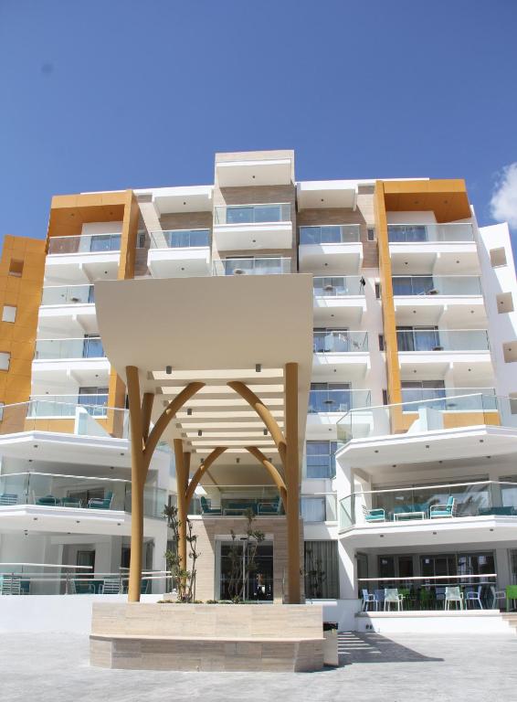 hotels with balcony in Protaras