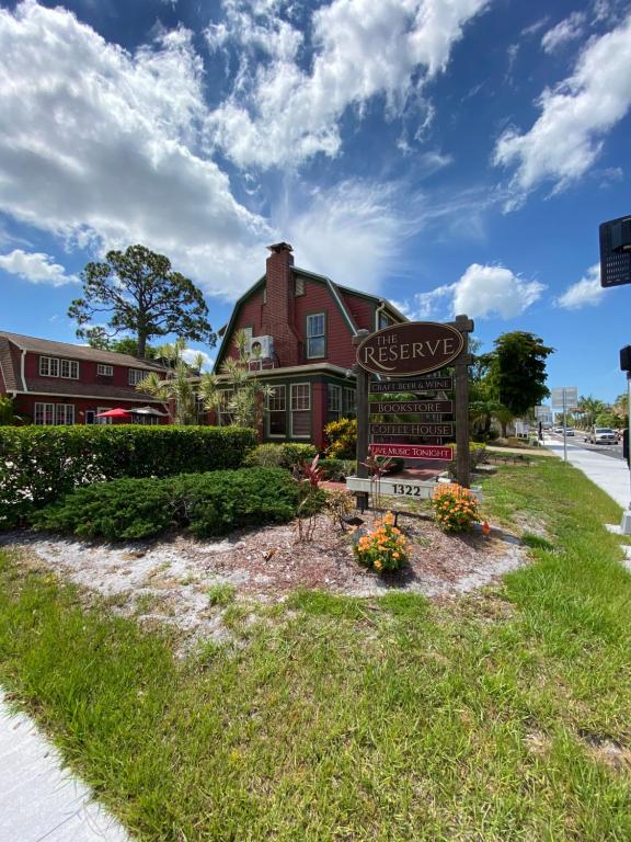 hotels with balcony in Sarasota