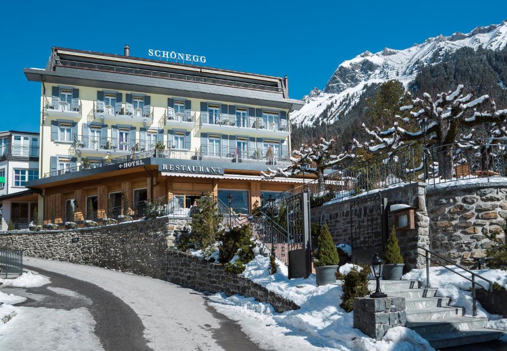 hotels with balcony in Wengen