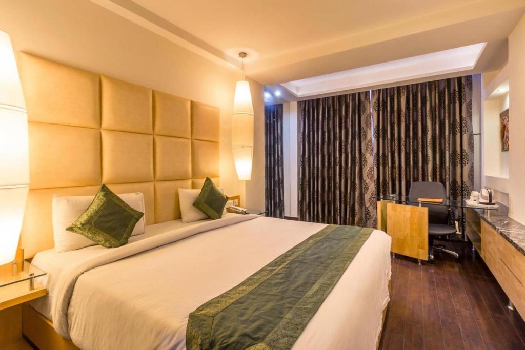 hotels with balcony in New Delhi