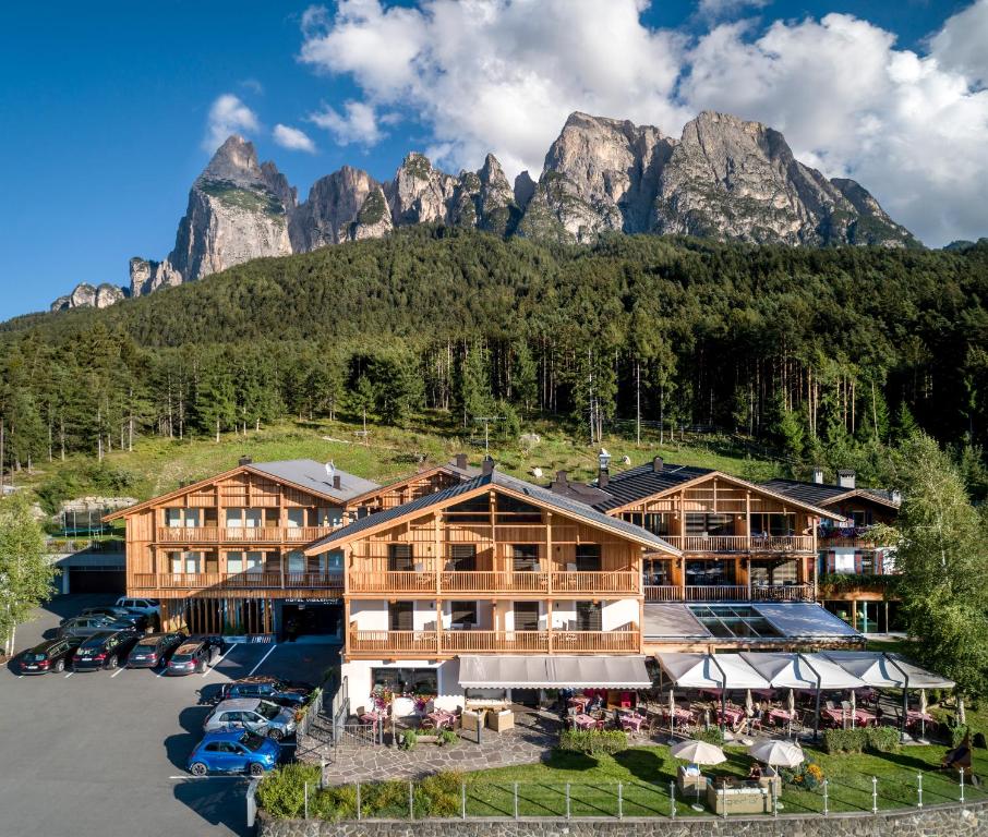 hotels with balcony in Siusi