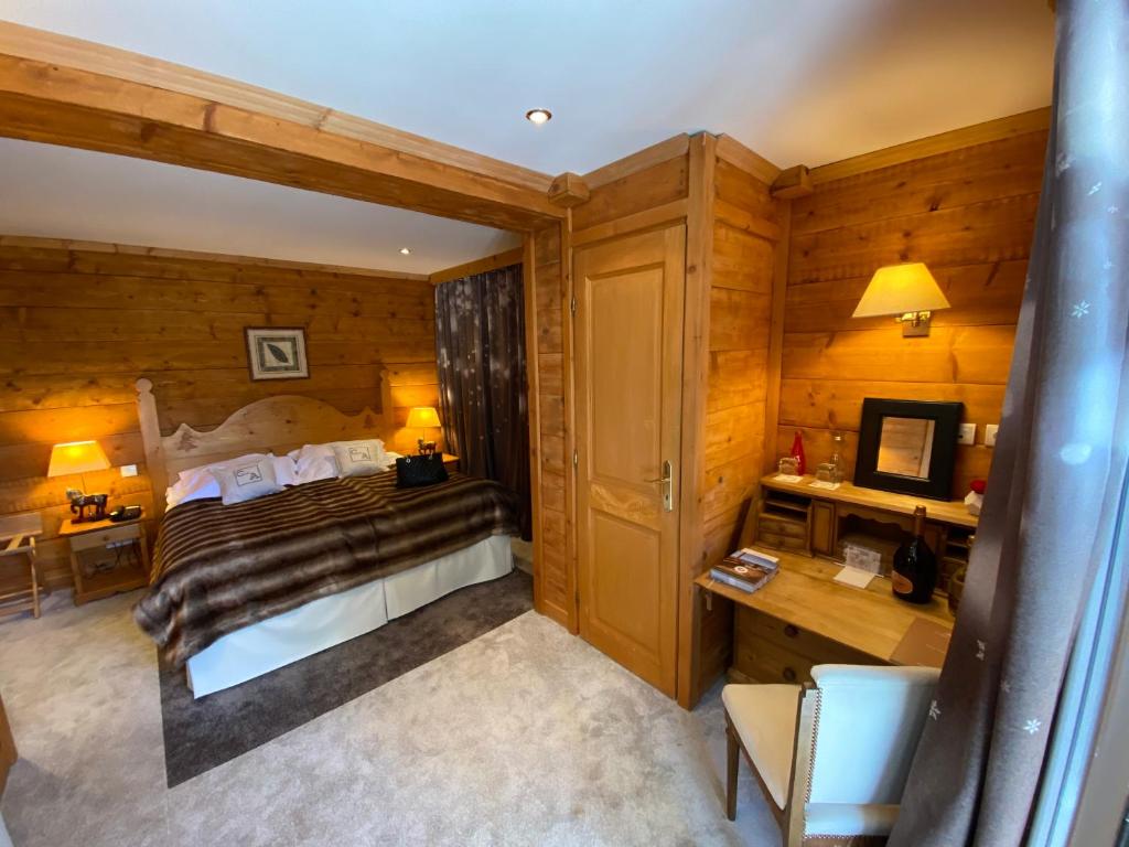 hotels with balcony in Auron