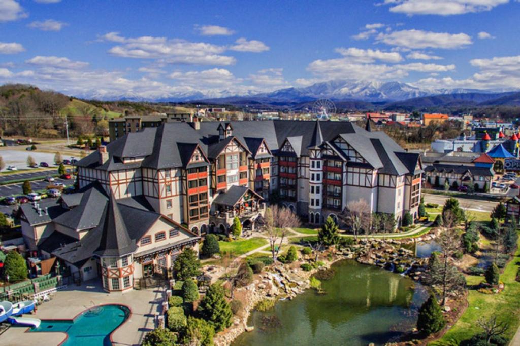 hotels with balcony in Great Smoky Mountains