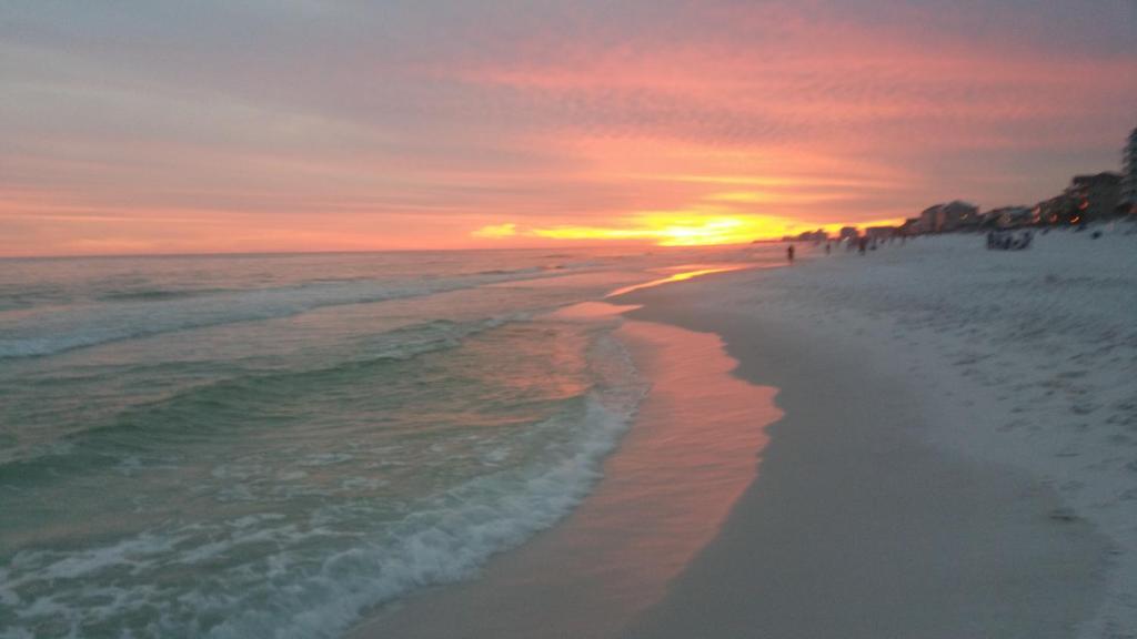 hotels with balcony in Destin