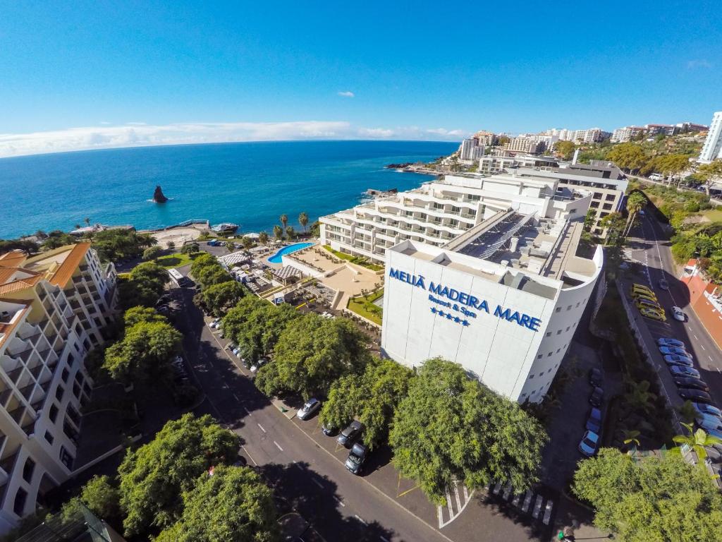 hotels with balcony in Funchal