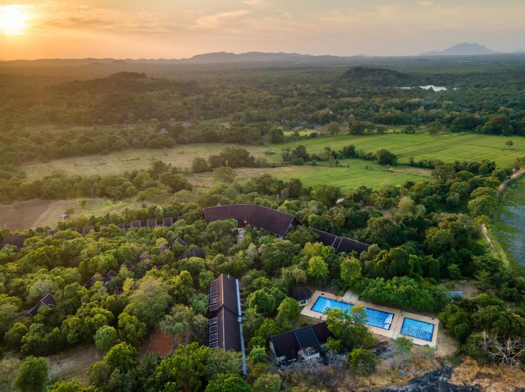 hotels with balcony in Sigiriya