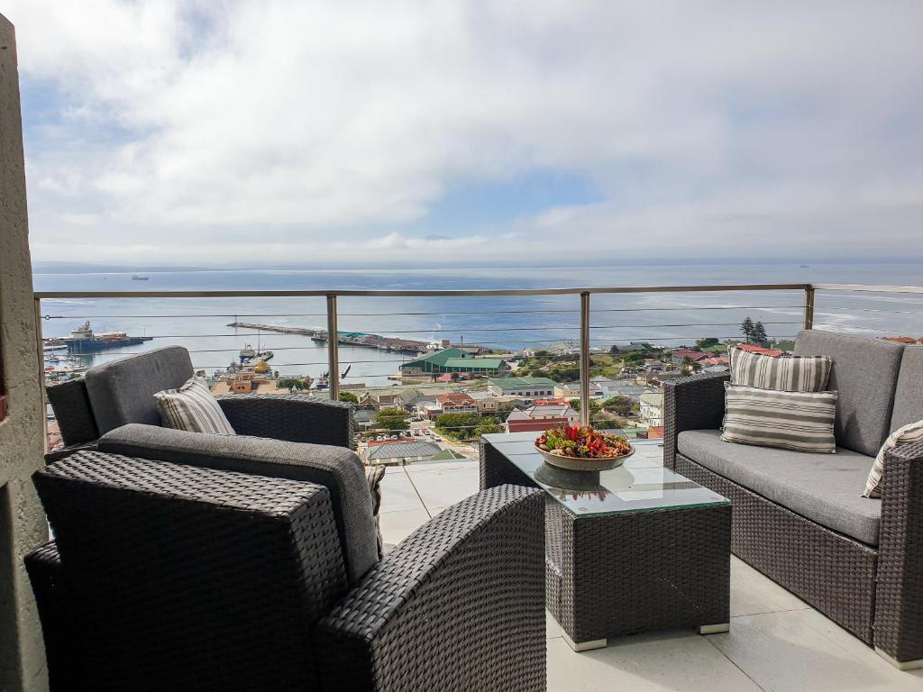 hotels with balcony in Mossel Bay