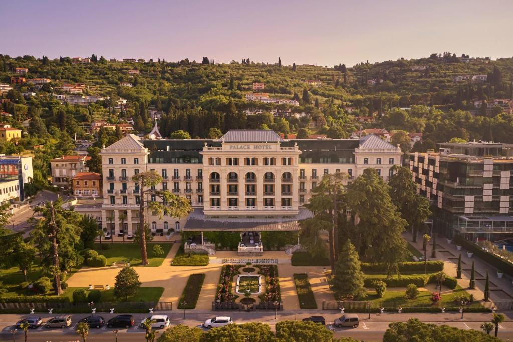 hotels with balcony in Portoroz